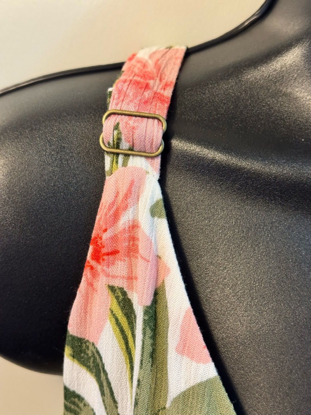 Hurley Tropical Floral Tiered Maxi Dress | Pink Hibiscus & Palm | Size Large - Picture 4 of 8